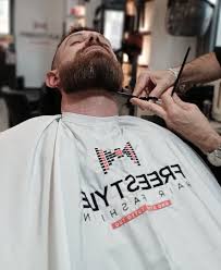 Servizio di barba e capelli da FREE STYLE HAIR FASHION